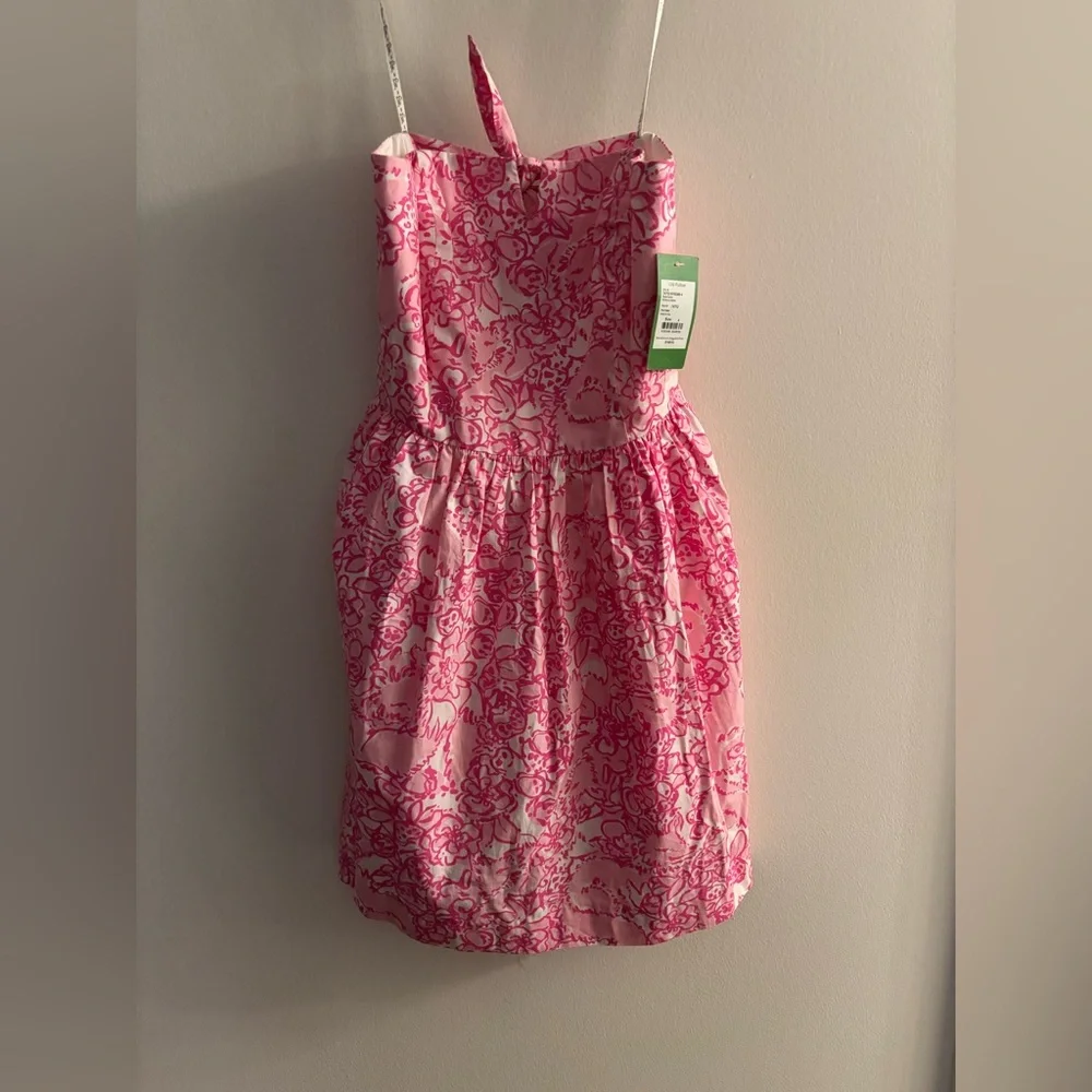 NWT Lilly Pulitzer Richelle Dress featuring “She's a Fox" floral print.  Size 4. - Picture 2 of 5